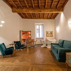  Apartment Chic And Style In Historical Via Giulia Italy